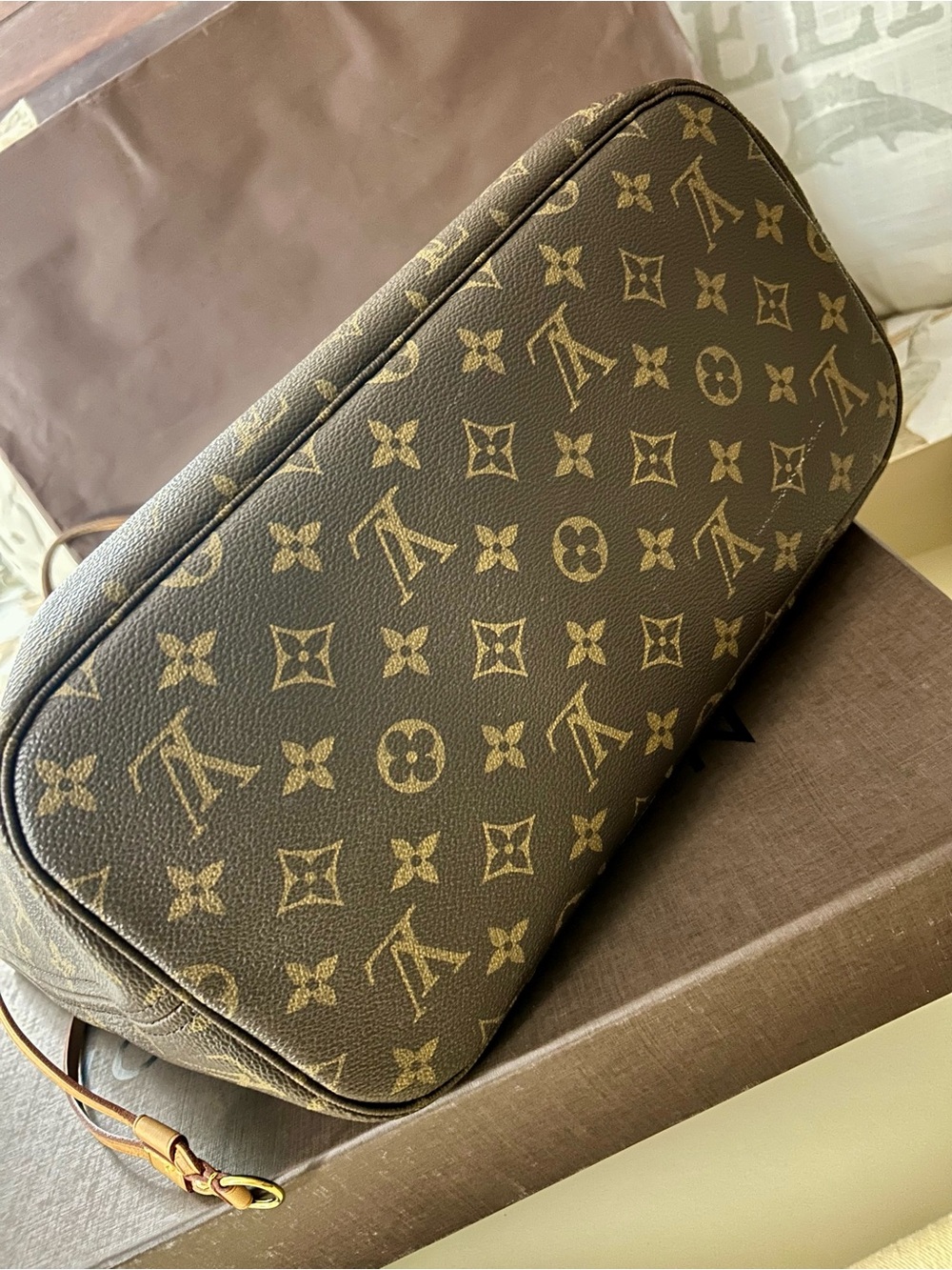 Louis Vuitton Neverfull MM Monogram Canvas Tote with Vachetta Trim - Picture 5 of 16